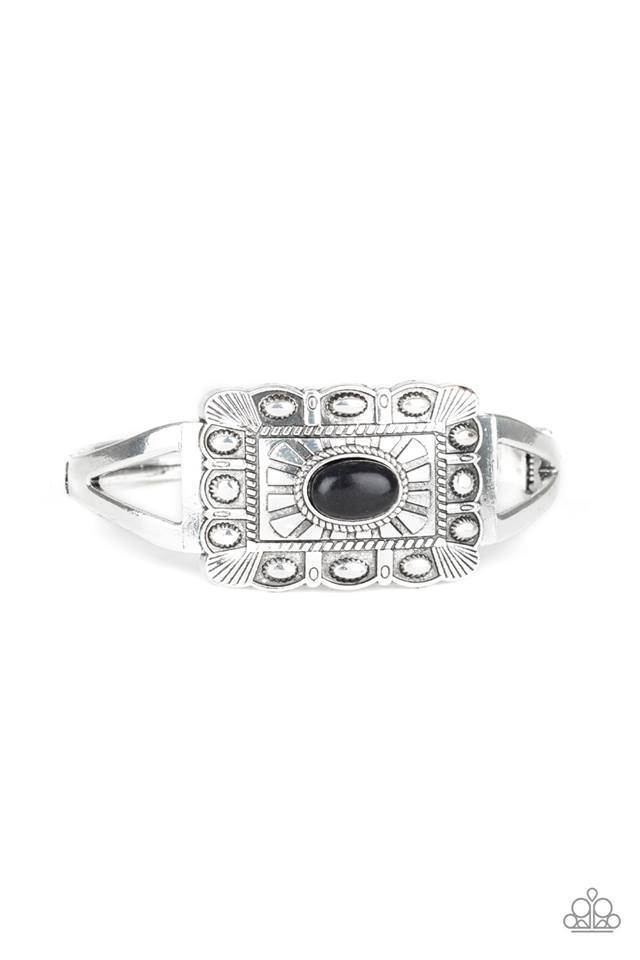 Casa grande en la pradera - Negro