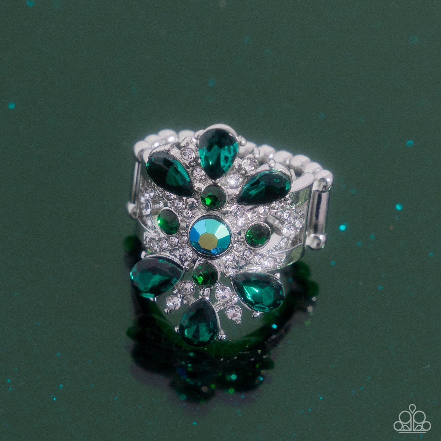 Pronged Panorama - Green