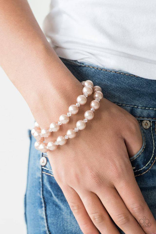 SALÓN DE BAILE y Tablero - Marrón