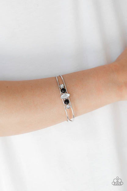 Invitado de un invitado - Negro