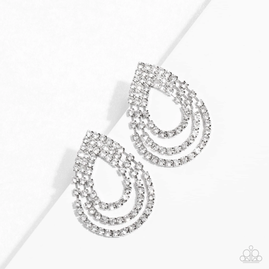 Los paparazzi adoptan una postura de PODER - Blanco