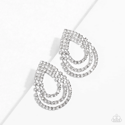 Los paparazzi adoptan una postura de PODER - Blanco